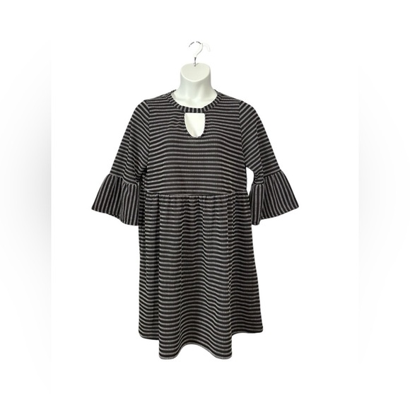 Story Tellers, Plus Size Midi Dress With 3/4 Bell Sleeves, 1X, Black & White - Picture 7 of 8